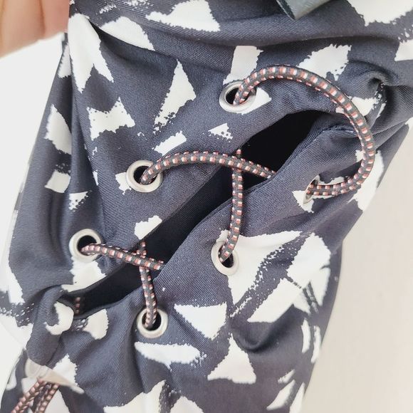 Dolce Vita Small Tribal Print One Piece Scoop Back Bathing Suit - Picture 5 of 7